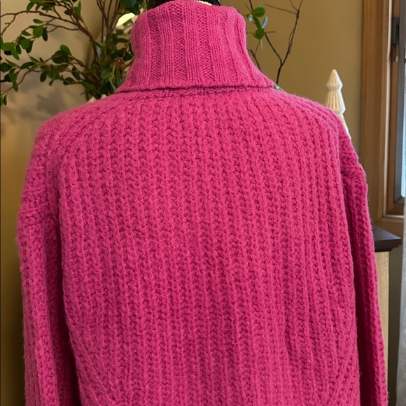Eleven Six ALI Alpaca Sweater in Fuchsia - Picture 10 of 13